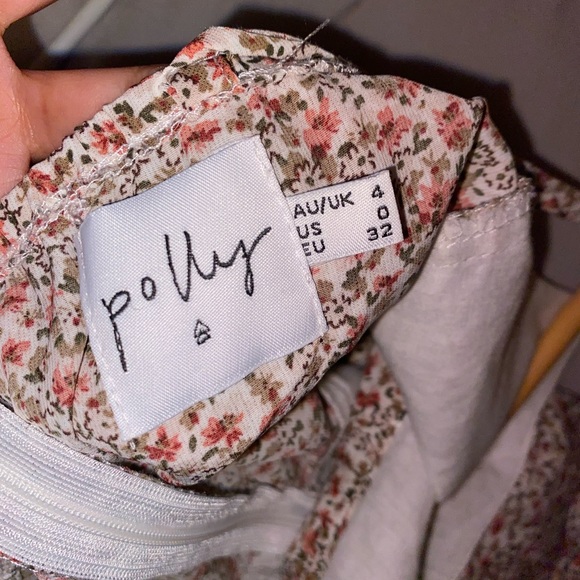 Super cute floral print playsuit! - Picture 6 of 8